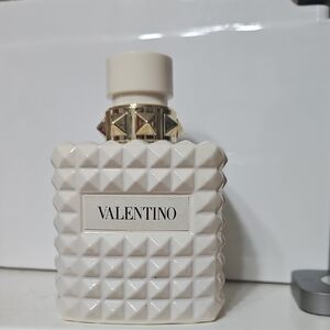 Valentino White and Gold Body Wash